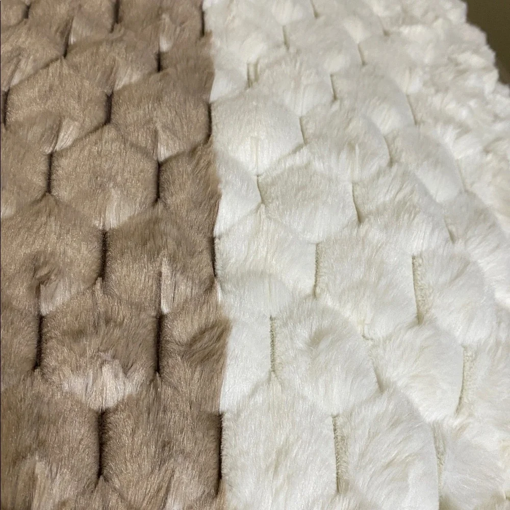 Cozy Beige and White Textured Comforter Set